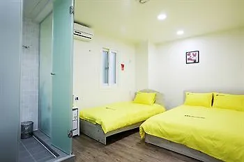 24 Guesthouse Myeongdong Avenue Soul 2*,