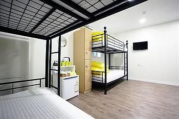 24 Guesthouse Myeongdong Avenue Soul Hotel